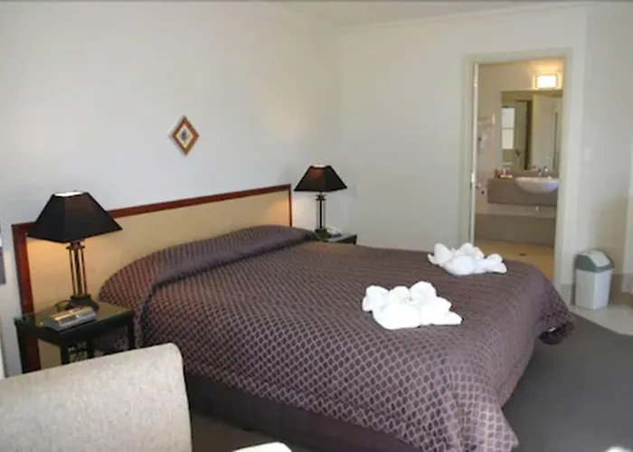 280 & 284 - Refurbished Modern 5* Rotorua