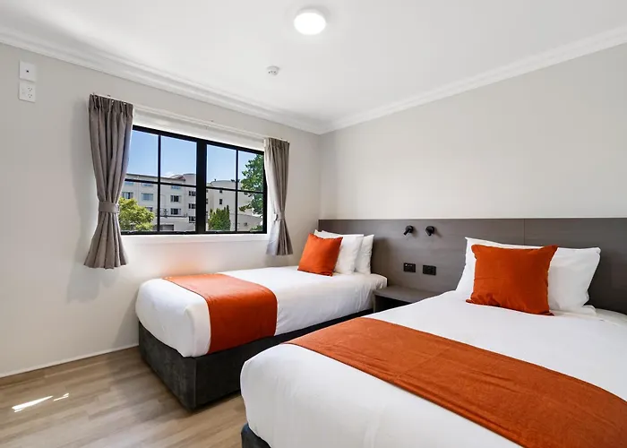 Motel 280 & 284 - Refurbished Modern