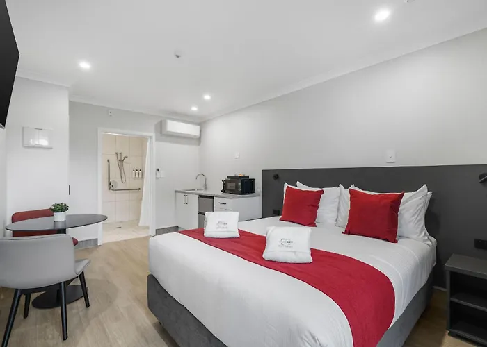 Motel 280 & 284 - Refurbished Modern 5*