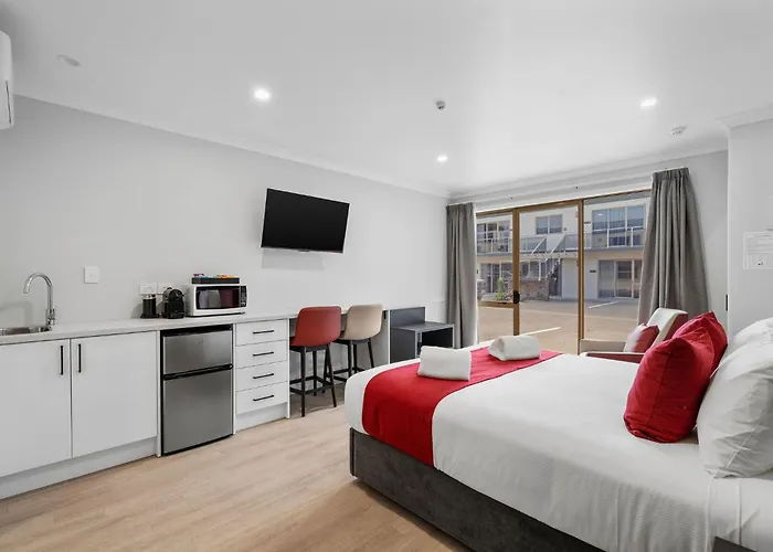 280 & 284 - Refurbished Modern 5*