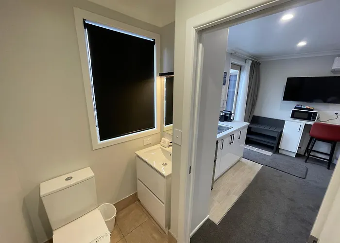 280 & 284 - Refurbished Modern Motel