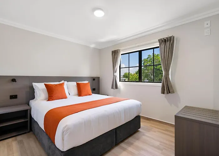 Motel 280 & 284 - Refurbished Modern 5*