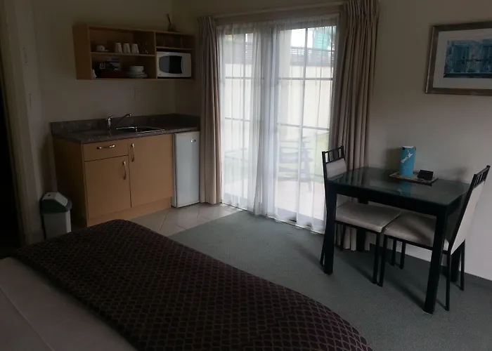 280 & 284 - Refurbished Modern 5*