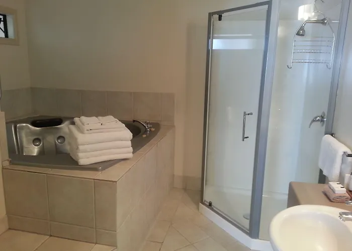 280 & 284 - Refurbished Modern 5* Rotorua