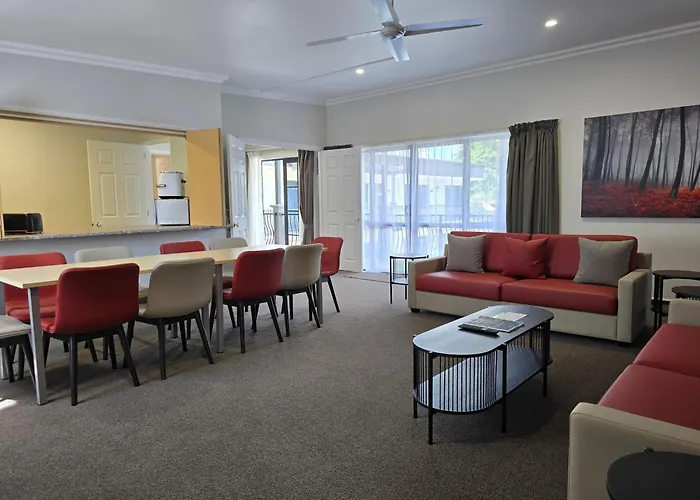 280 & 284 - Refurbished Modern 5*