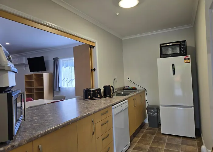280 & 284 - Refurbished Modern 5* Rotorua